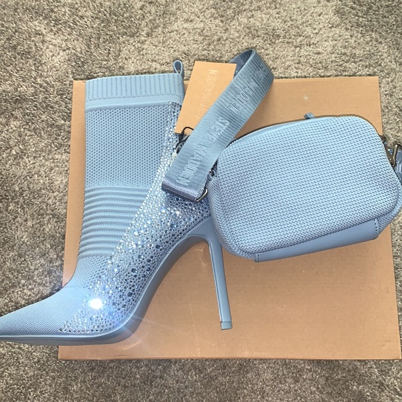 Steve Madden blue heels and crossbody - Picture 2 of 2